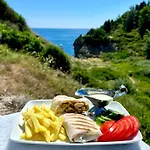 ホテル Corfu Valley View パレオカストリッツア