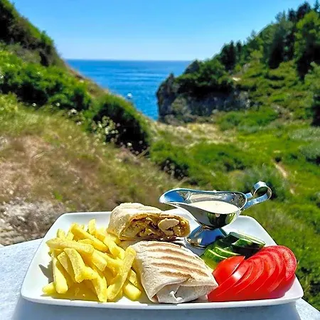 Corfu Valley View * パレオカストリッツア